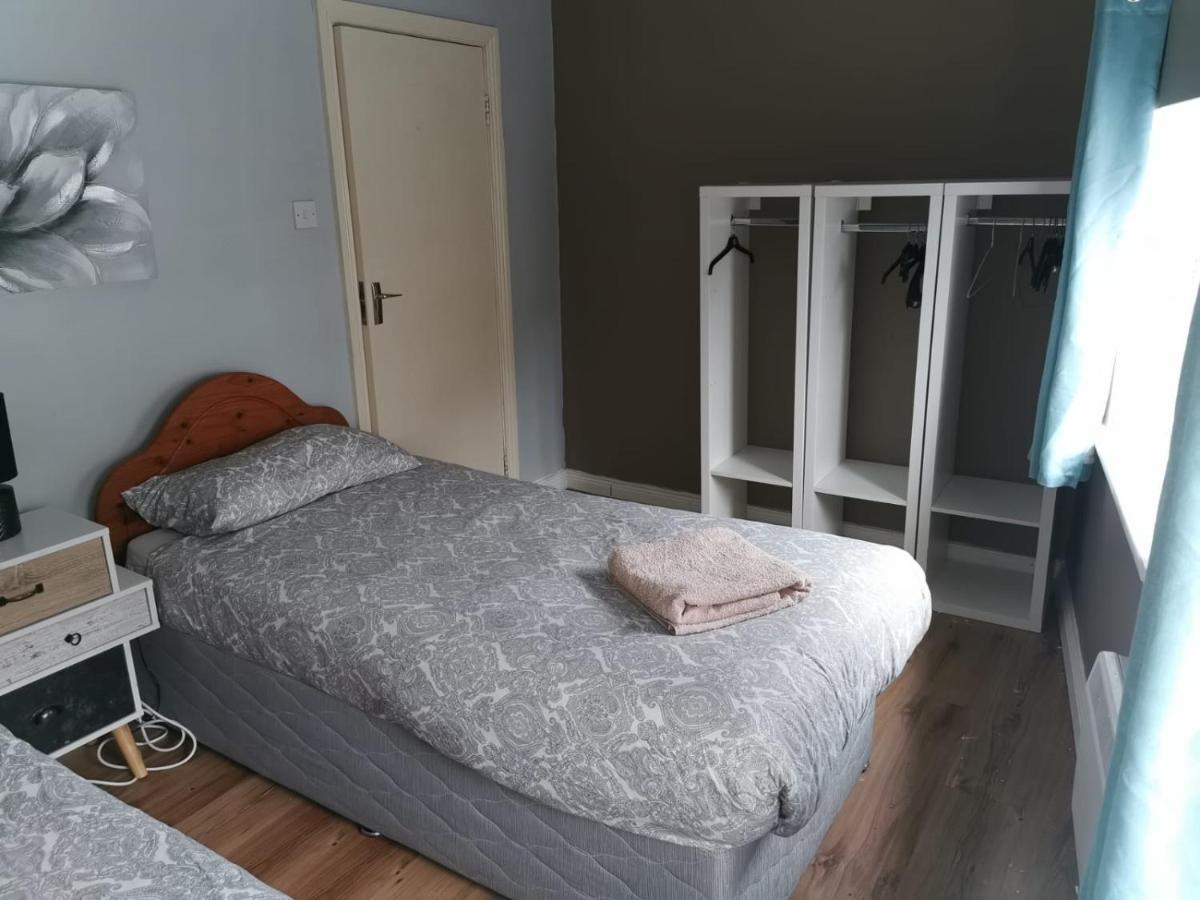 Sally 3 Apartment Голуей Екстериор снимка