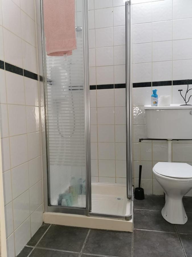 Sally 3 Apartment Голуей Екстериор снимка